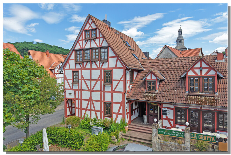Urgemütliche Maisonettewohnung, zentral in Helsa-Mitte