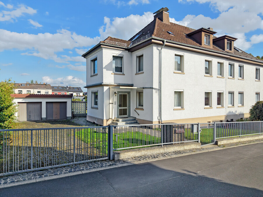 2-Fam.-DHH auf attraktivem Grundstück in ruhiger Lage von Kassel-Fasanenhof