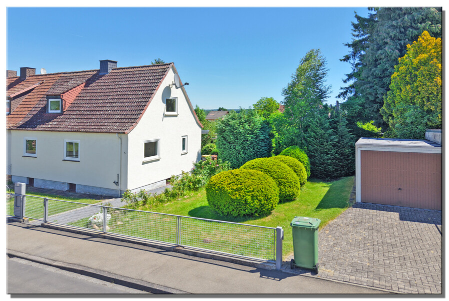 Niedliche Doppelhaushälfte in Vellmar auf knapp 1200 m² Grundstück