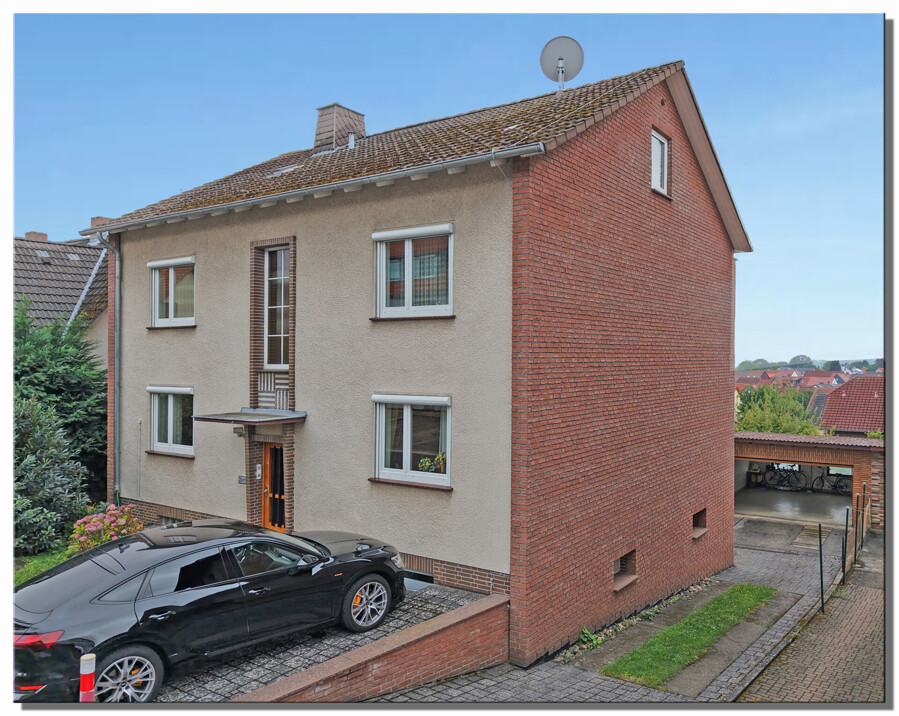 2-Familienhaus mit Doppelgarage in guter Lage von Schauenburg