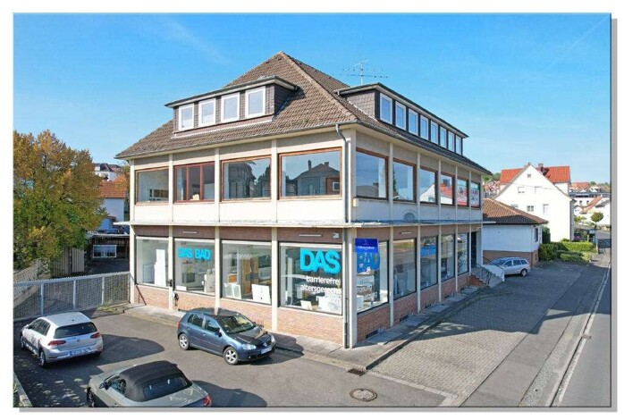 Interessante Gewerbeimmobilie mit Parkplätzen, zentrale Lage Homberg