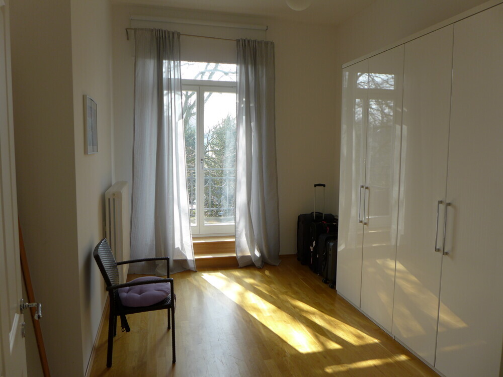 Schöne 6 Zimmer-Altbauwohnung mit Balkon ... - Photo 3
