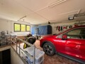 Garage - Mit KI bearbeitet