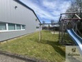 Aussen Giebelansicht und Grundstück 