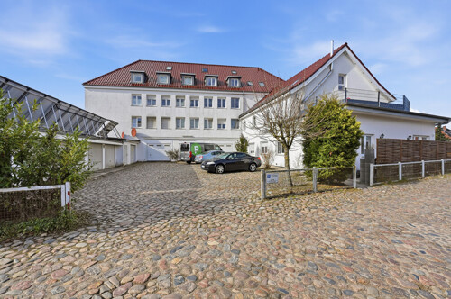 Außenansicht (Fassade wird im April gestrichen)