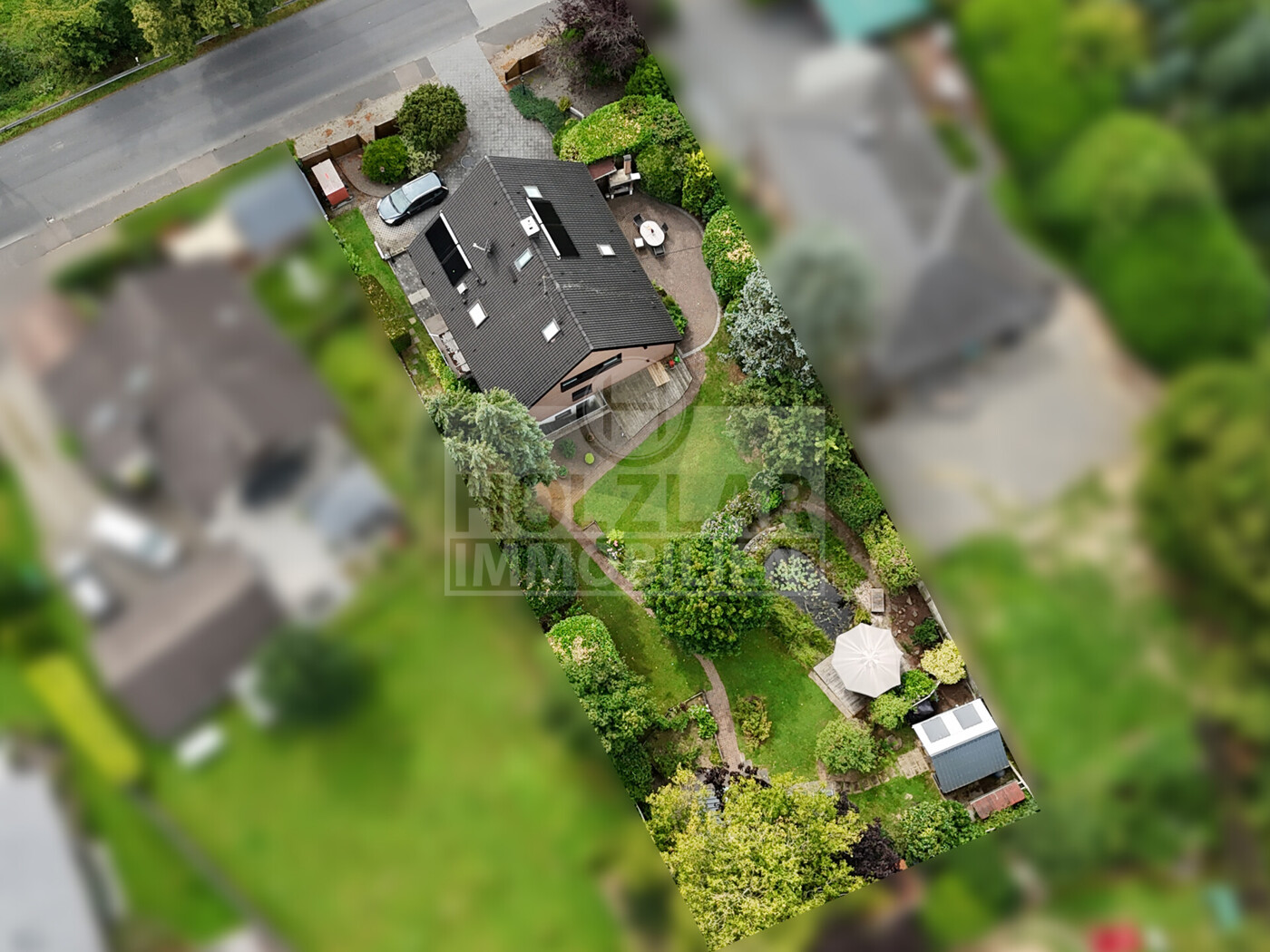 Blick auf Haus & Garten