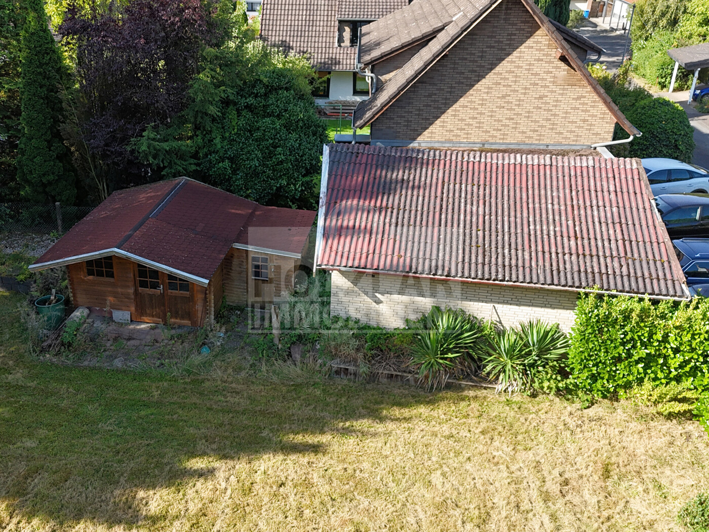 Gartenhaus und Garage
