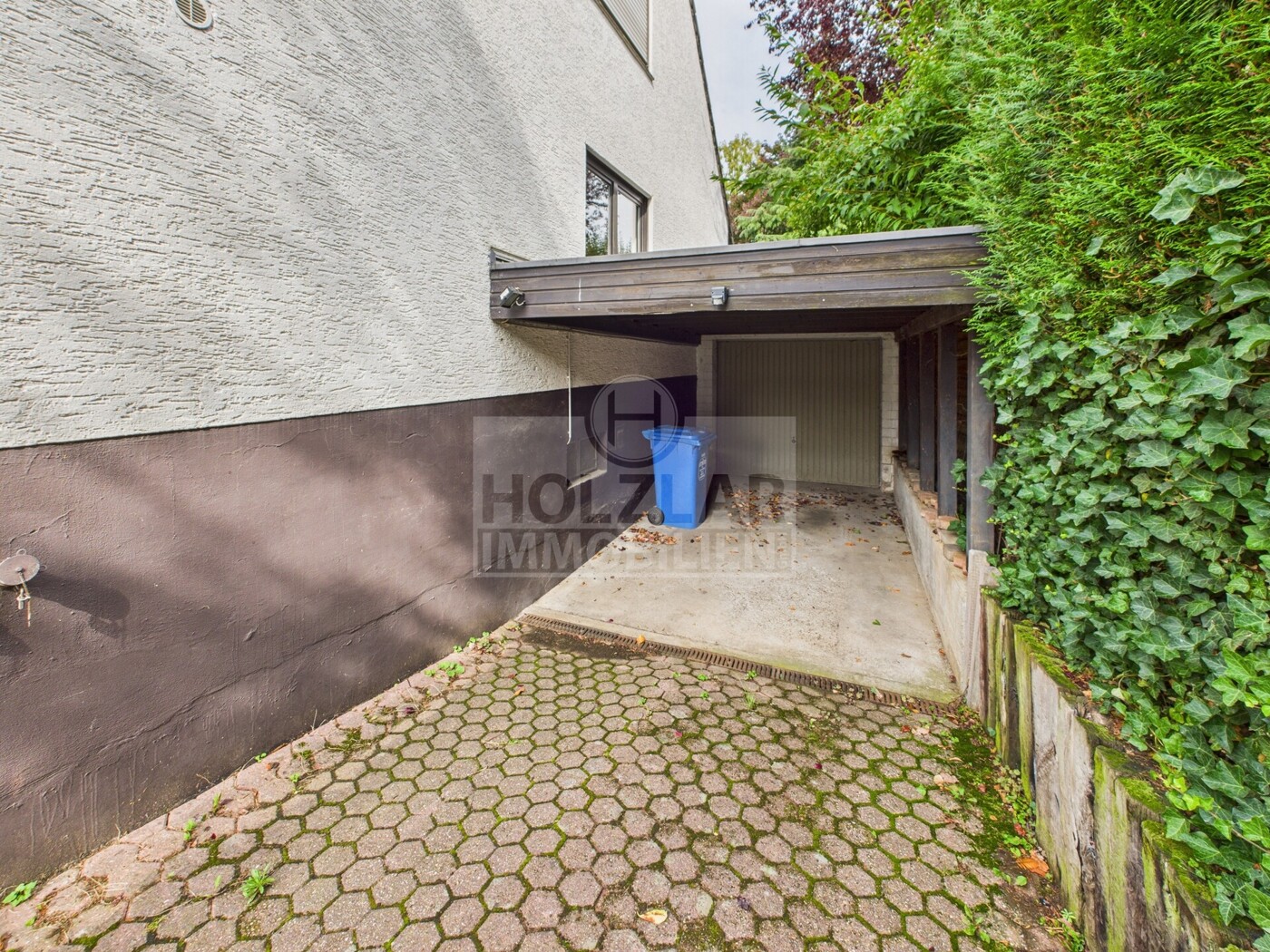 Carport & Garage
