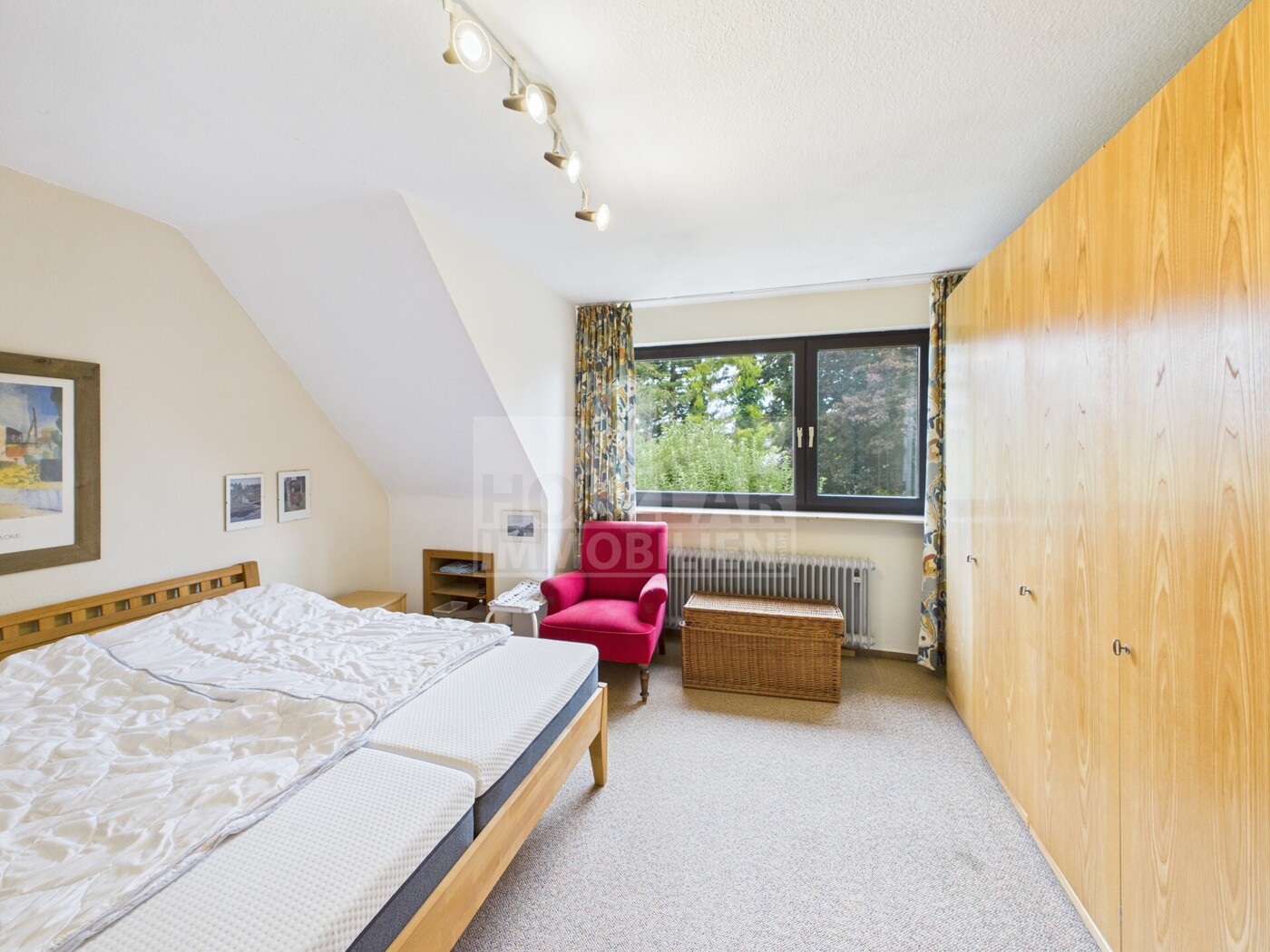 Schlafzimmer 1 DG