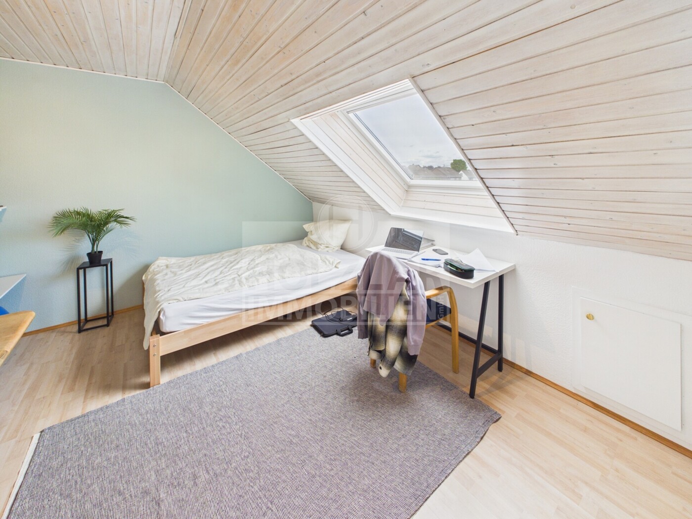 Schlafzimmer 1 DG