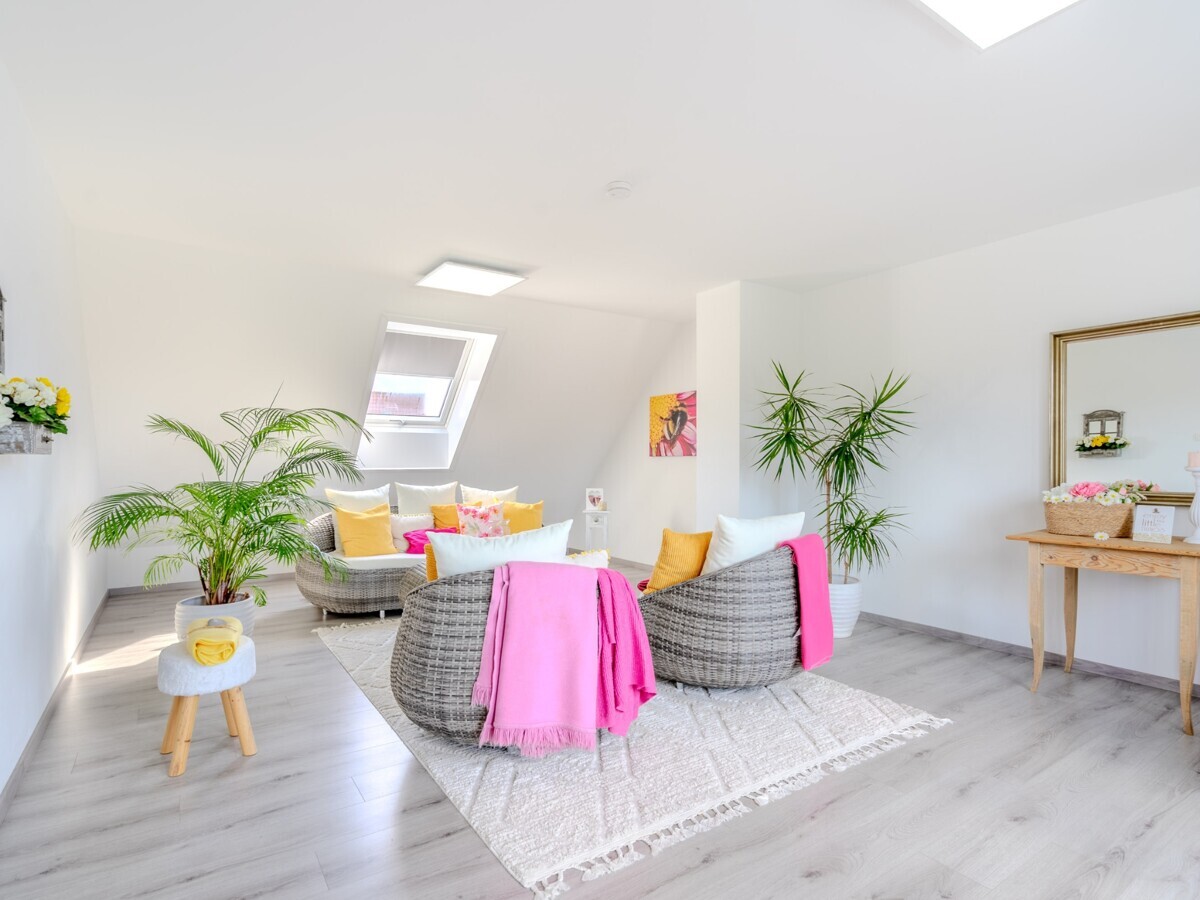 Maisonette-Wohnung mit Loggia und Garage in Neuhausen ob Eck! - Photo 2