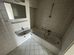Bad mit Badewanne