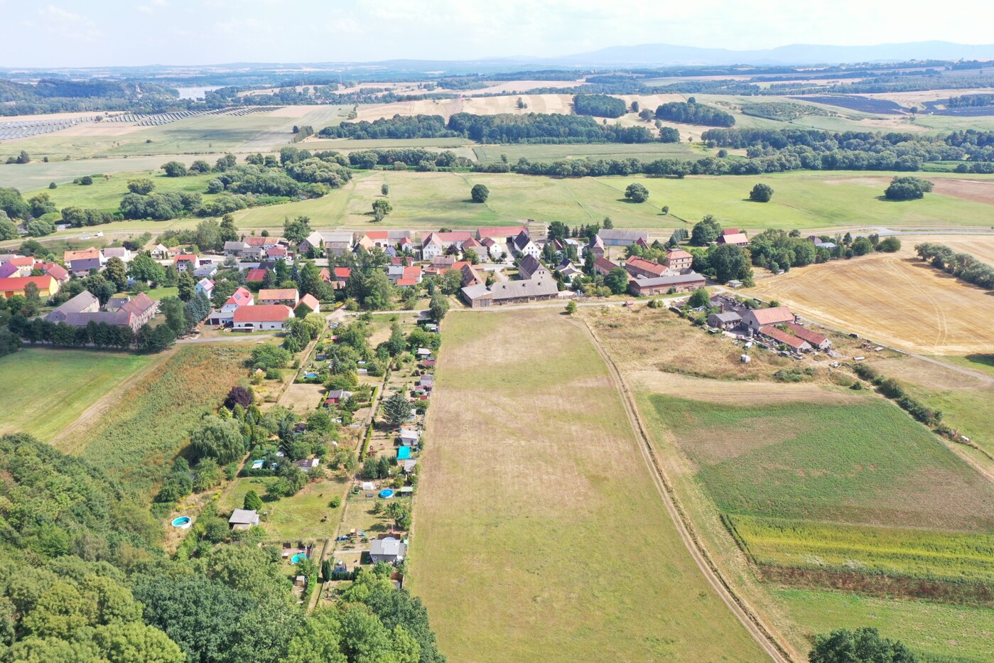 Grünlandflächen hinterm Hof