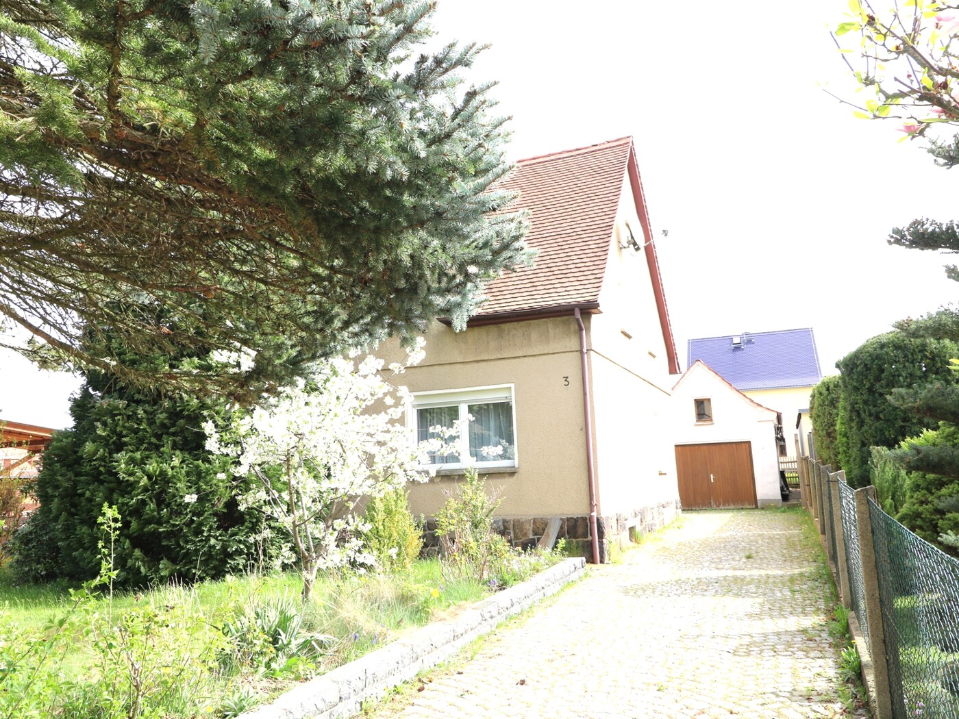 Zufahrt/Garage