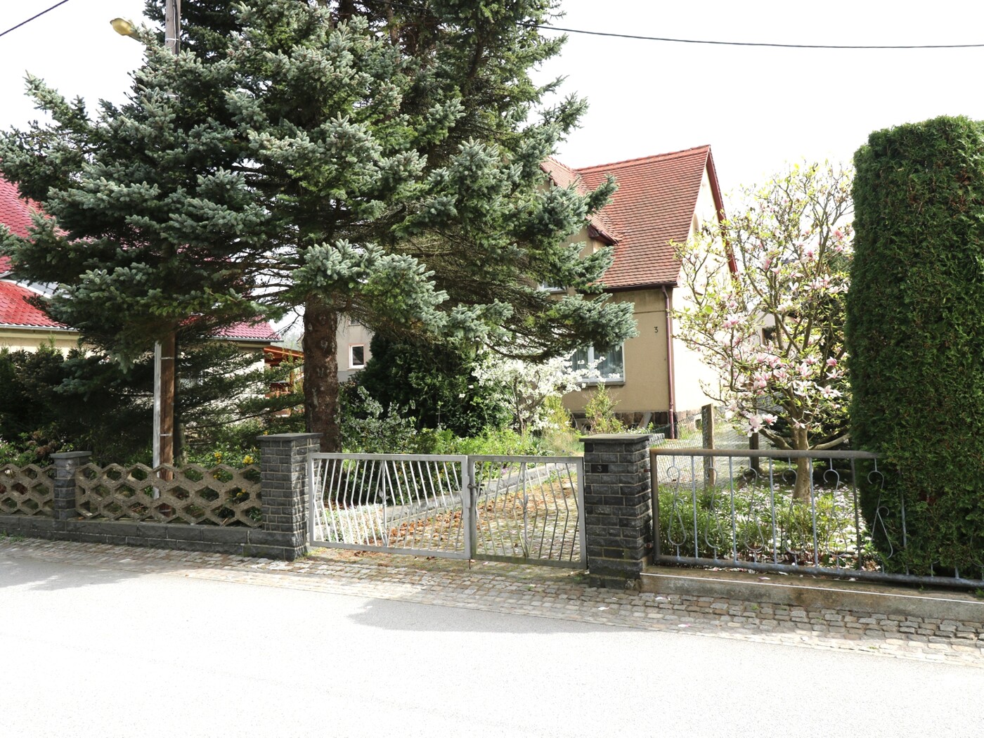 Straßenansicht