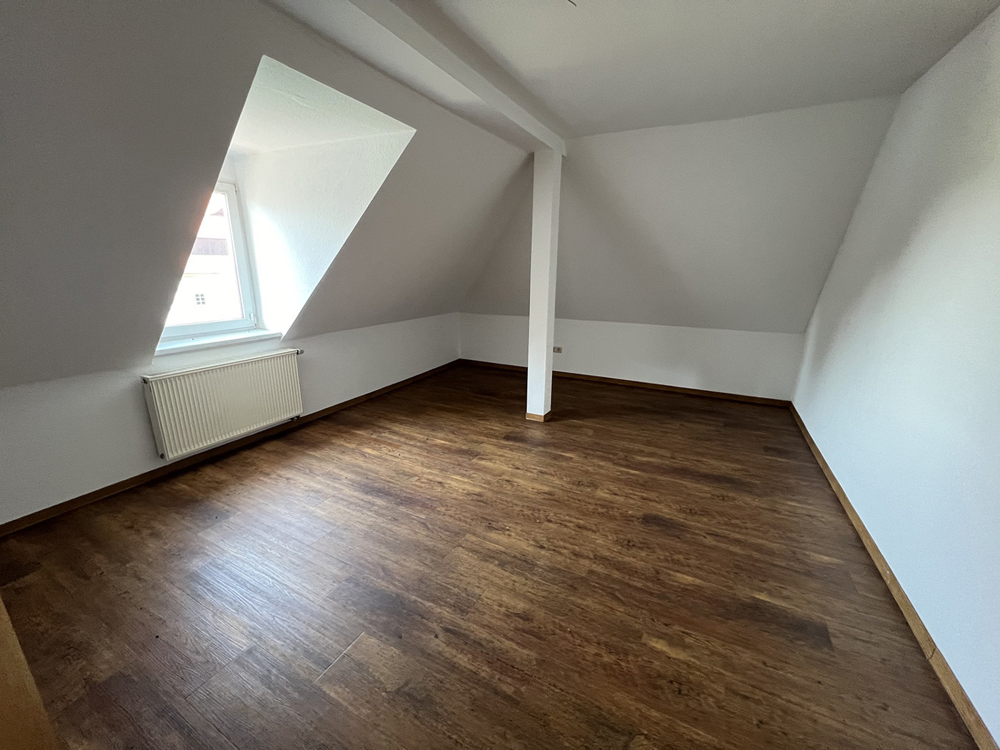 DG - Wohnung rechts - Schlafzimmer