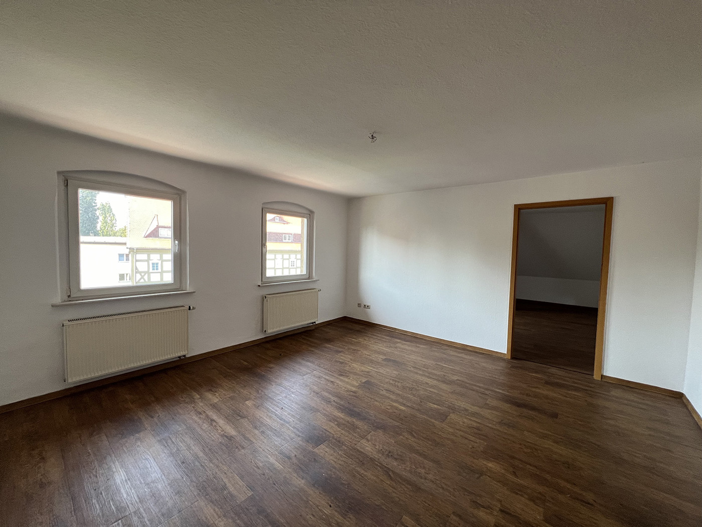 DG - Wohnung rechts - Wohnzimmer