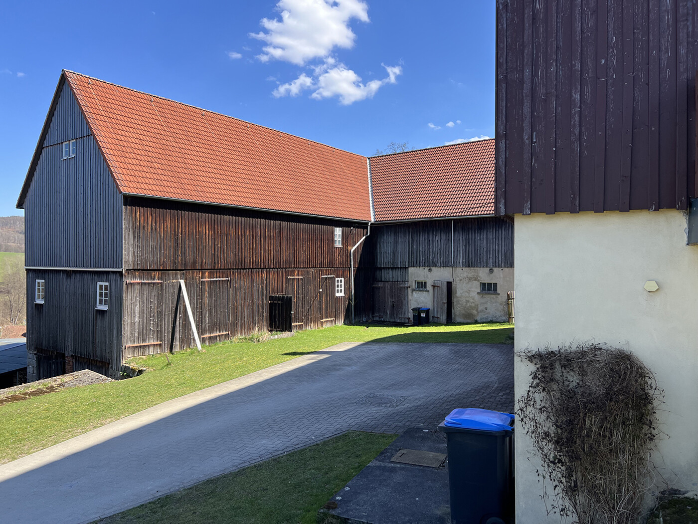 Blick zur Scheune