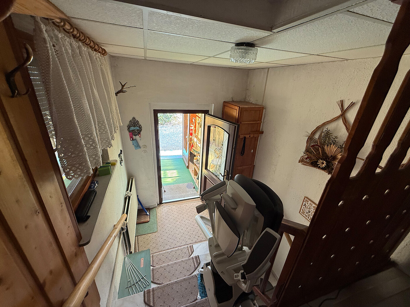 Blick vom EG zum Eingangsbereich zw. den Etagen