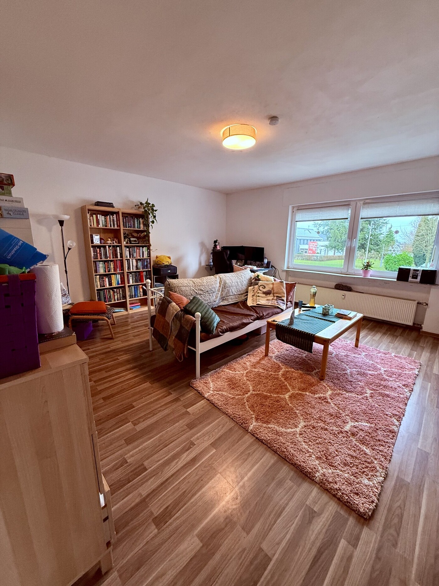 Wohnzimmer einer Wohnung 1OG