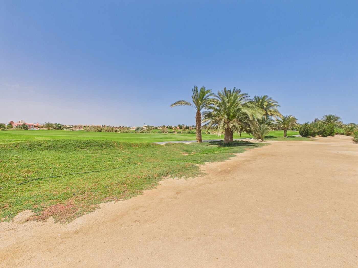 Blick zum Golfplatz