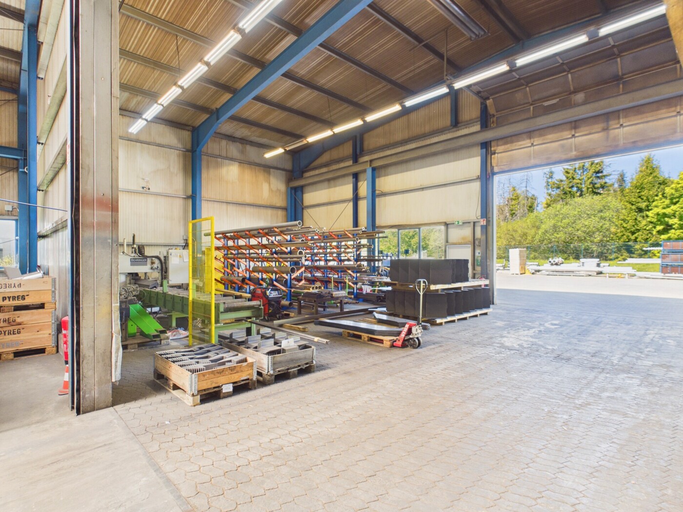 Industriehalle / Versand