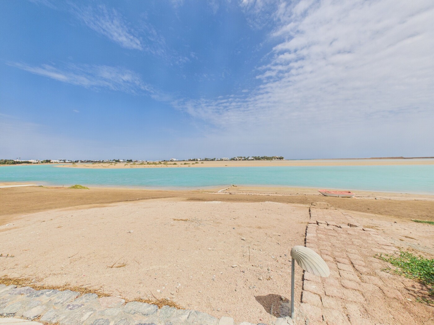 Lagune mit möglichem Bootsanleger