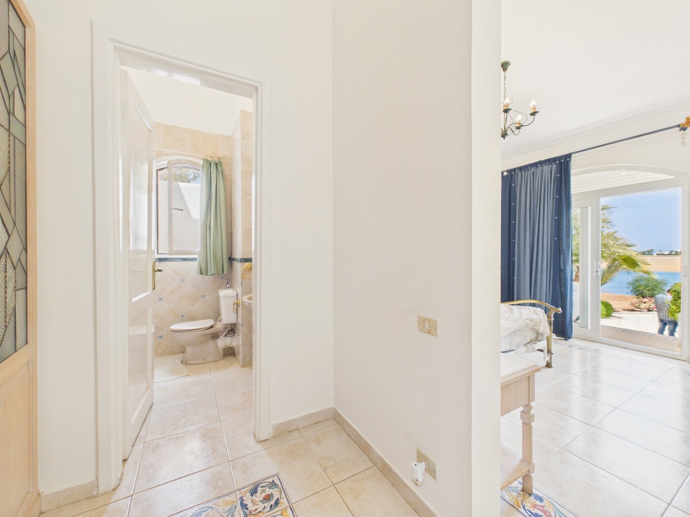 Schlafzimmer mit privatem Bad