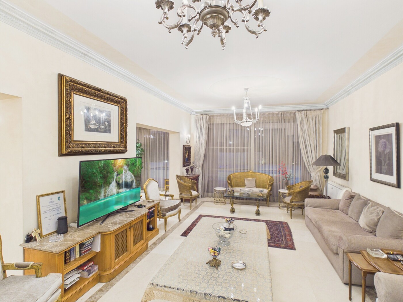 Owner Livingroom First Floor