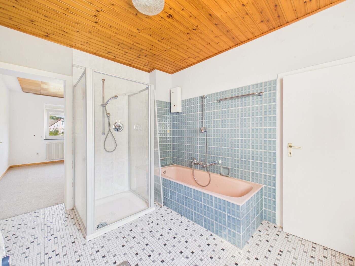 Badezimmer EG
