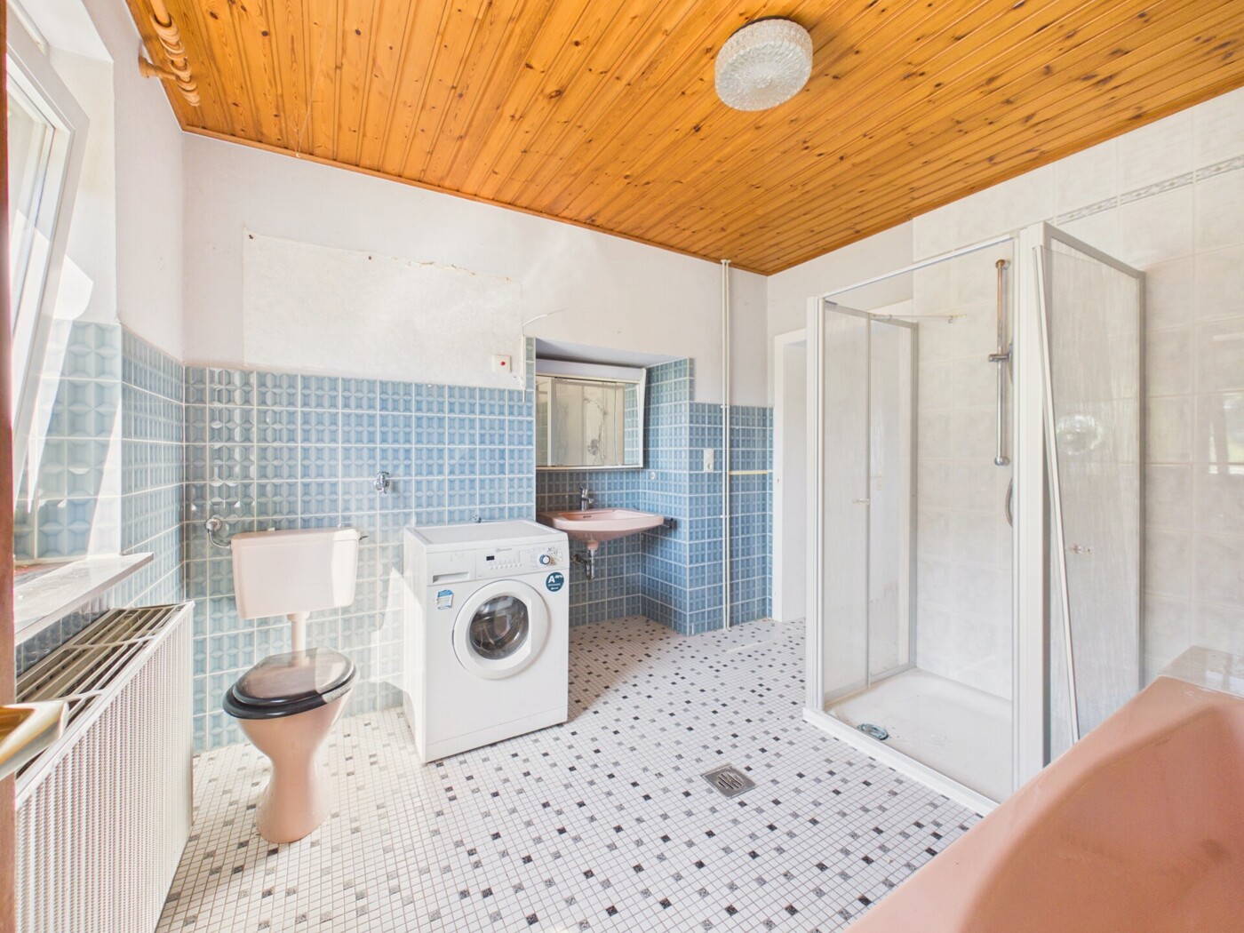 Badezimmer EG