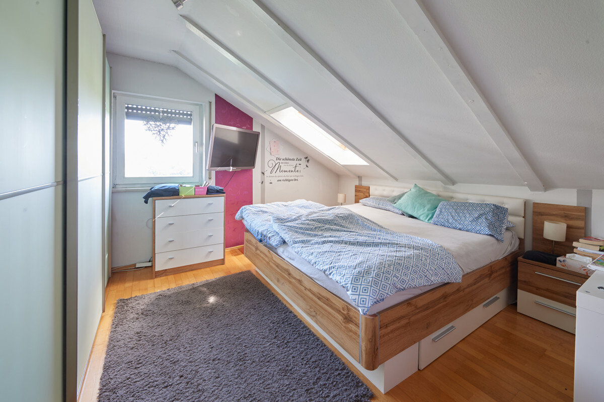 Schlafzimmer DG