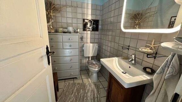 Gäste-WC EG 18a