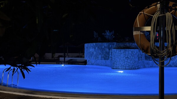 Pool unten