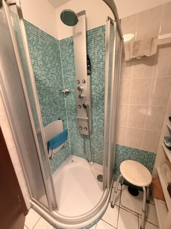 Dusche im Bad