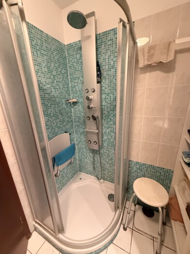 Dusche im Bad