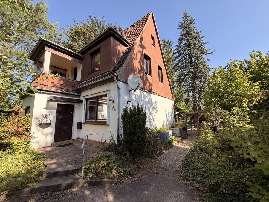 Prägnante, alte Villa am besten Platz mit Raum zur Entfaltung!