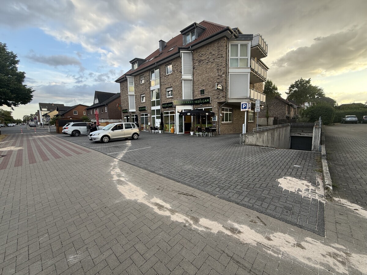 Straßenansicht