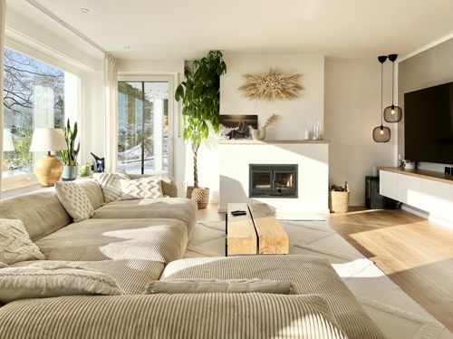 Wohn-/Esszimmer mit Kamin