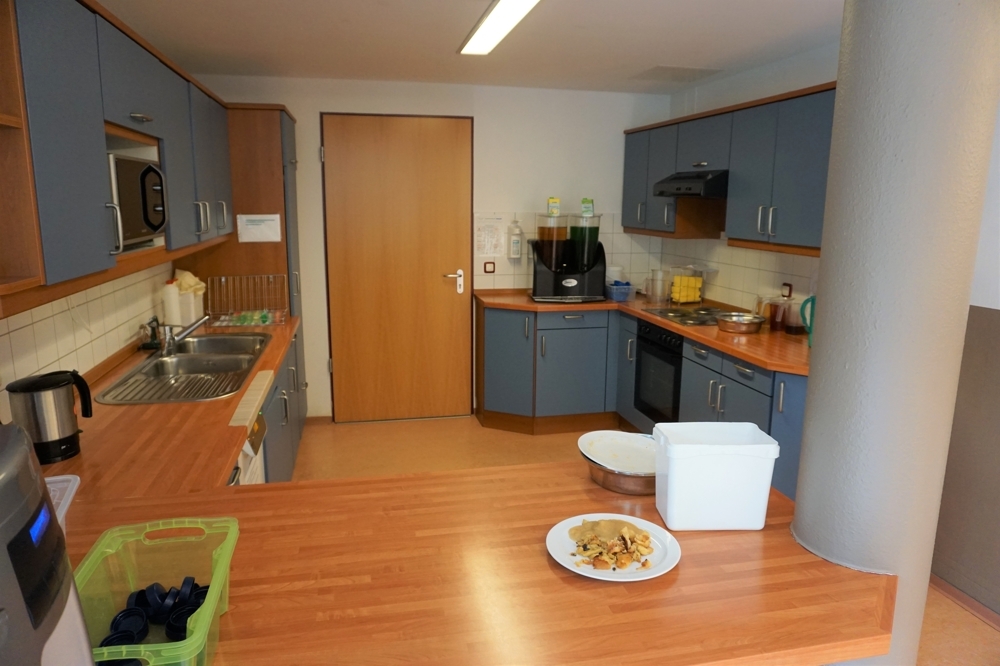 Teeküche im Speisesaal/Mehrzweckraum