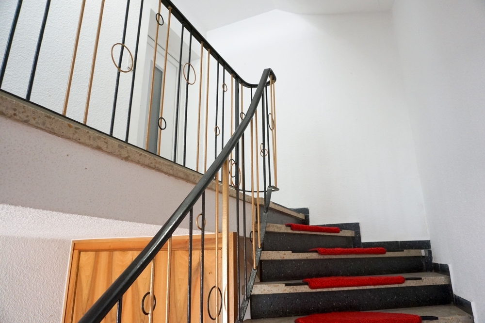 Treppe ins 1. OG