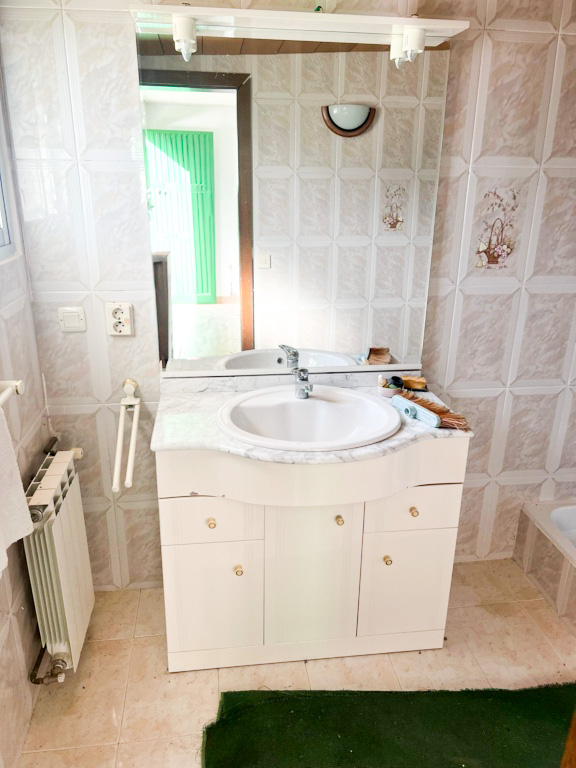 Bad im Nebengebäude