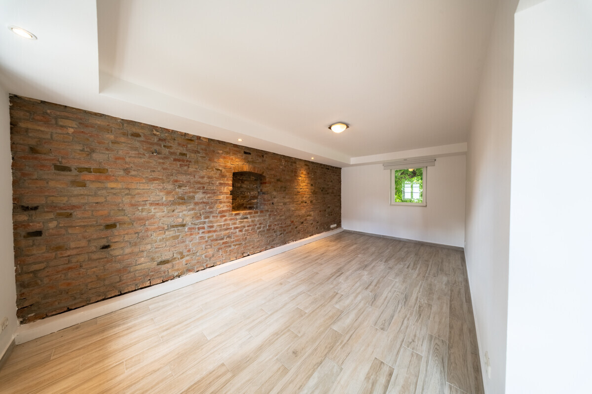 gallery-one