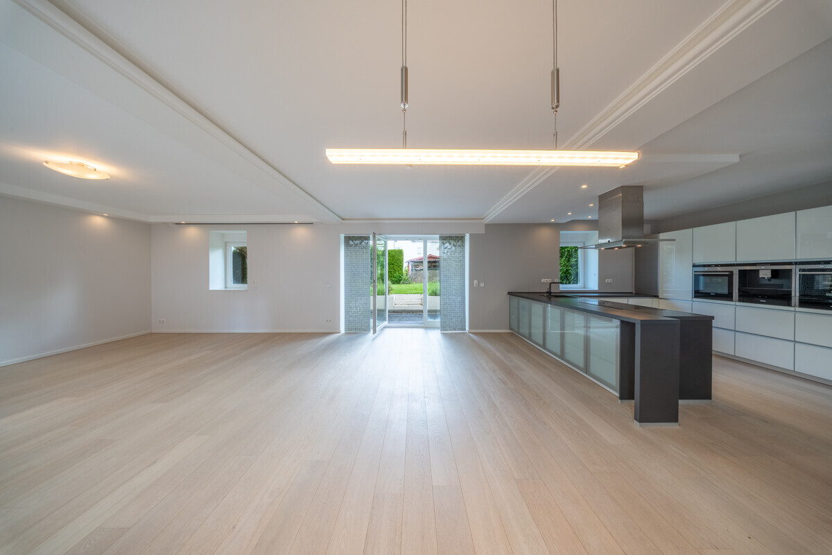gallery-one