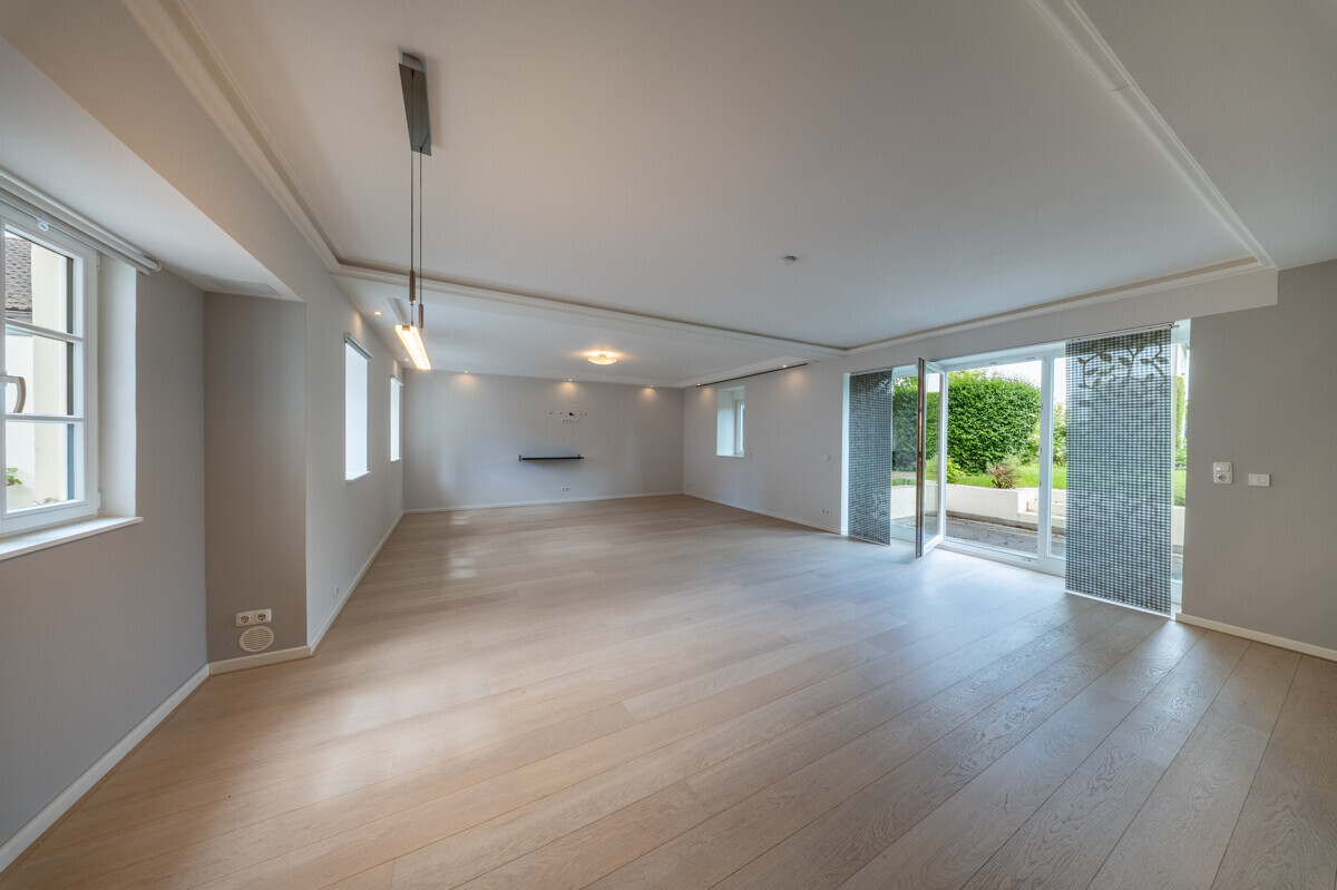 gallery-one