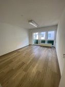 Büro- oder Praxisräume und Flur (5)