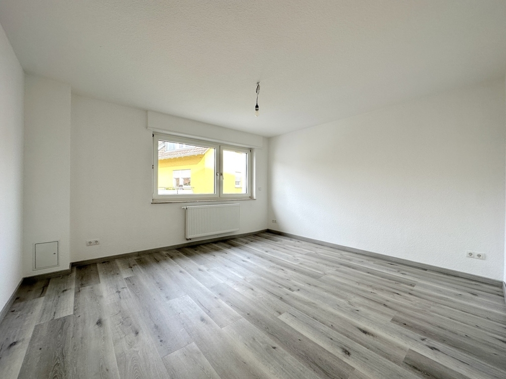 MA - Sandhofen Vollständig renovierte 2 ZKB im 1. OG von einem 5 FH - Photo 1