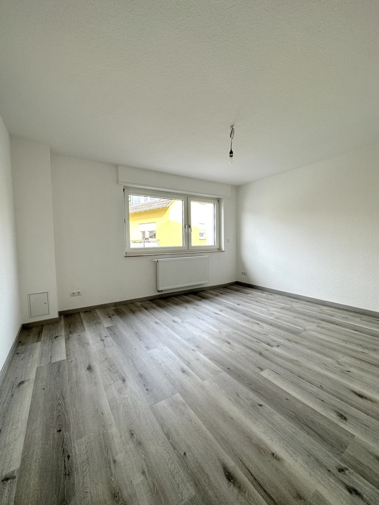 MA - Sandhofen Vollständig renovierte 2 ZKB im 1. OG von einem 5 FH - Photo 2
