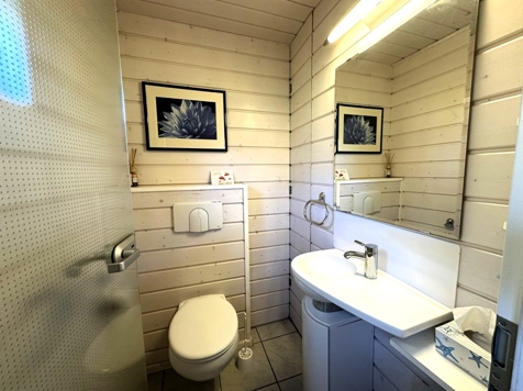 UG WC