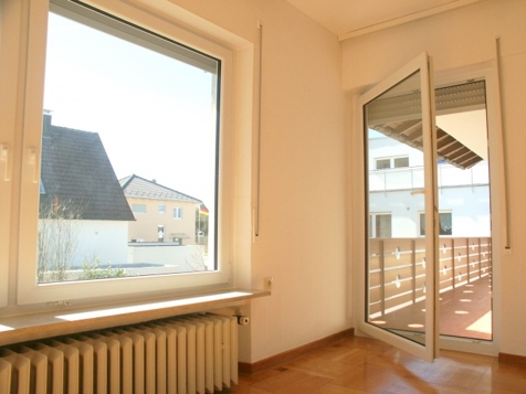 zum Balkon (9m²)